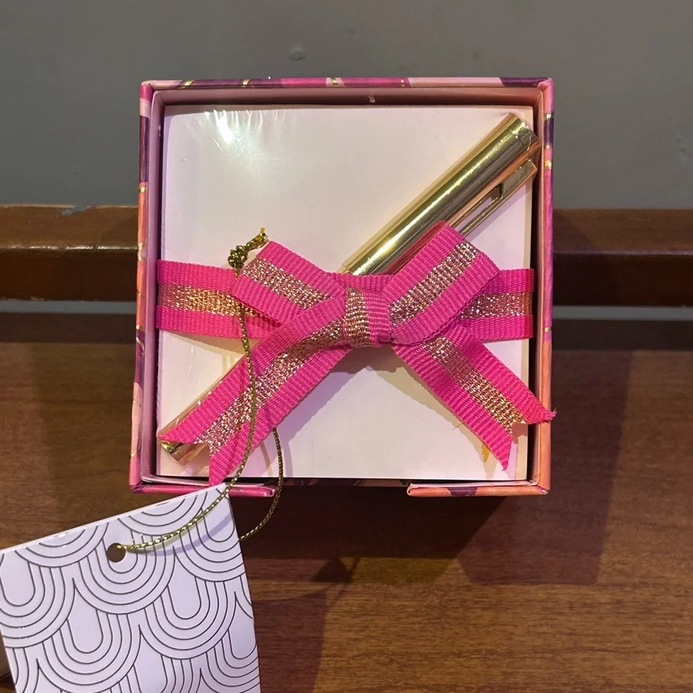 Papyrus Express Beautifully Floral Note Organizer With Pen And 600 Note Pages